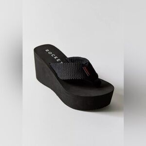 NWT Rocket Dog Crush Wedge Platform Thong Sandal size 8